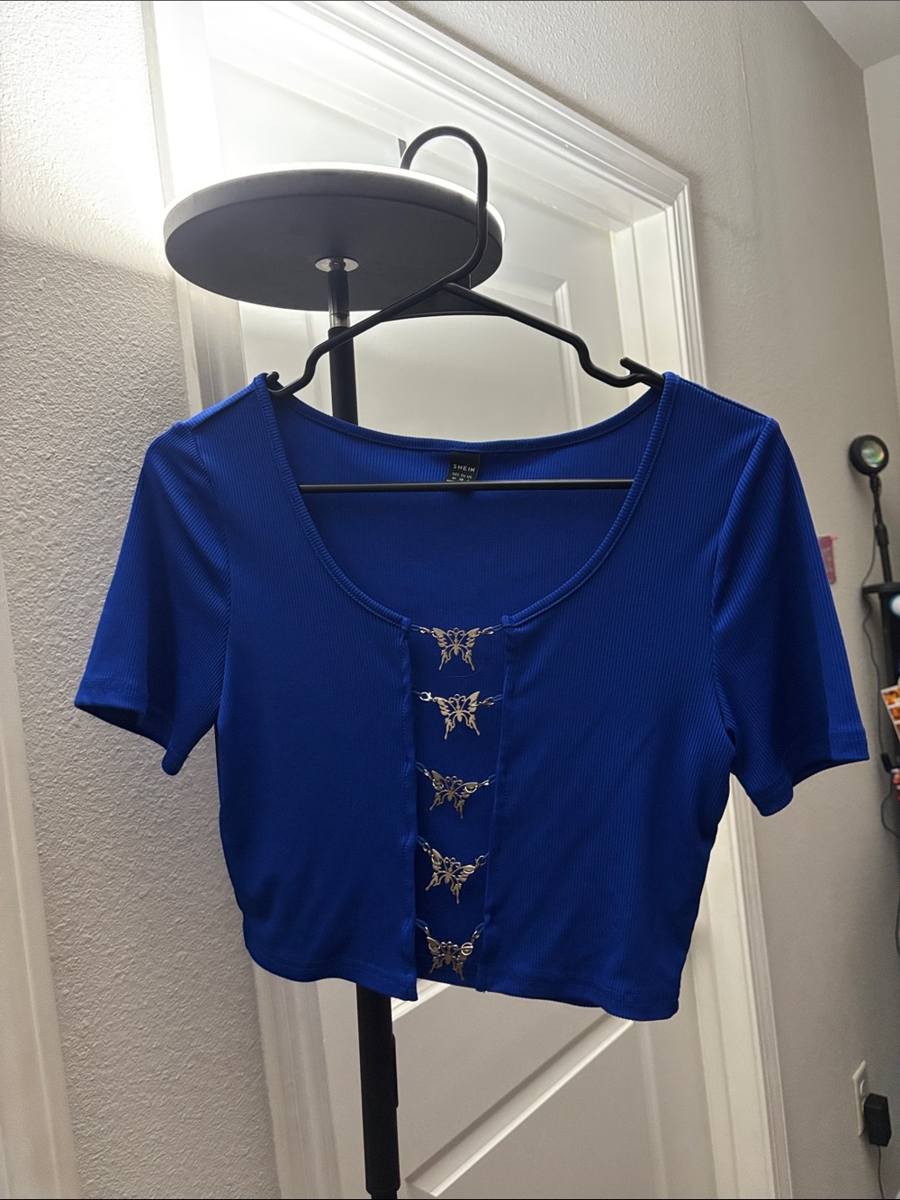 SHEIN Royal Blue Short Sleeve Cropped Top with Butterfly Clasps